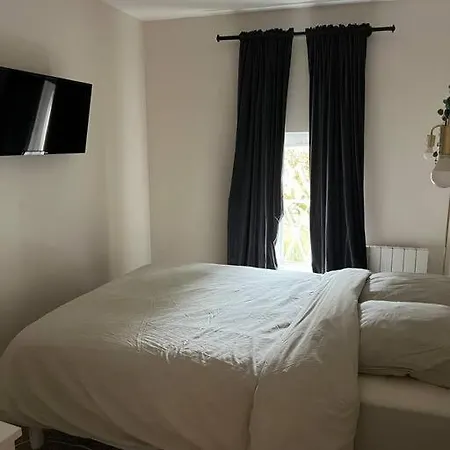 Au Centre De * Байе